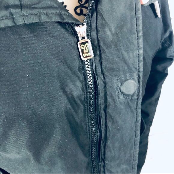 Aritzia TNA Black Magic Winter Jacket w/ Hood & Secret Hidden pocket M - Picture 5 of 11